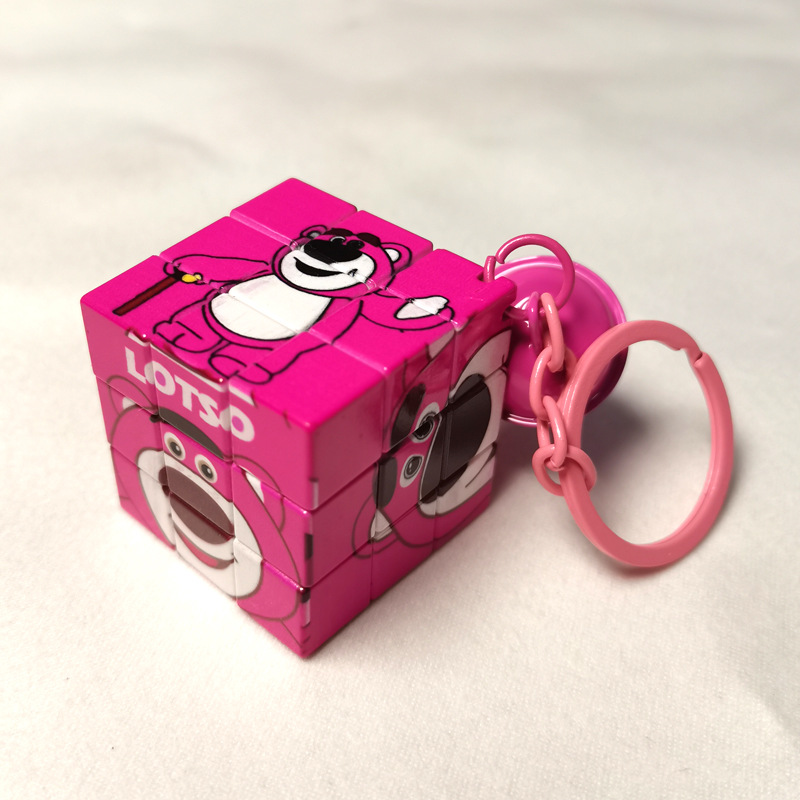 卵の子のパーティーの新型のミニの小さいルービックキューブのキーホルダーは義烏工場のメーカーの卸売りの子供機の子供を掛けます。