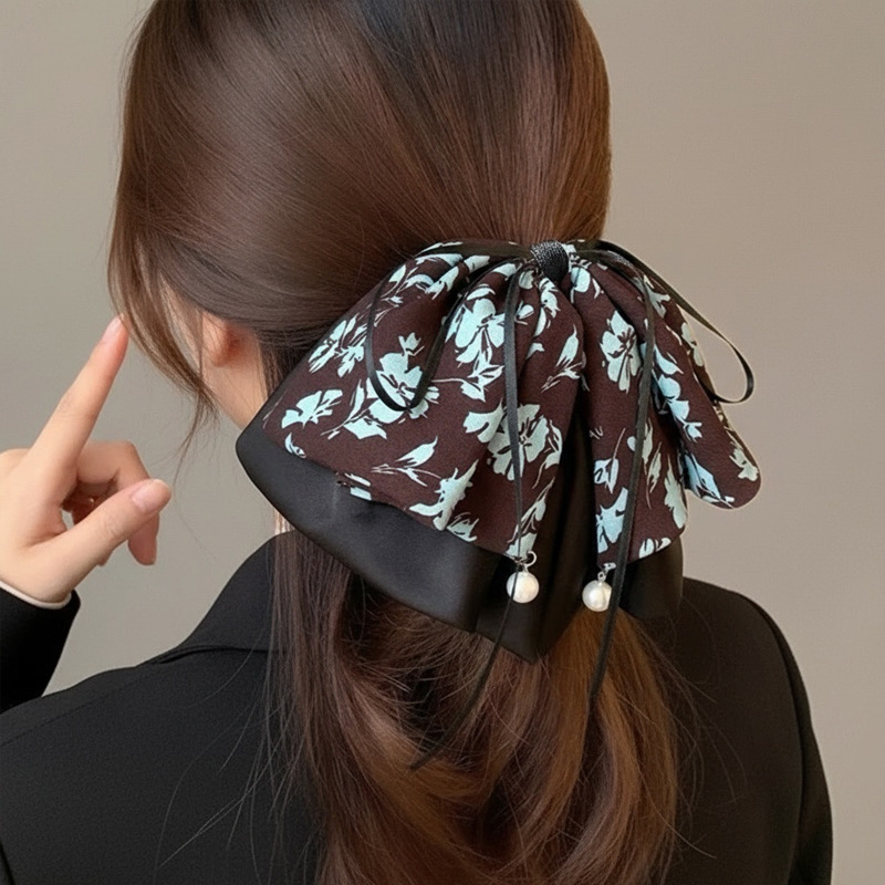 Синий хвостик с бантиком