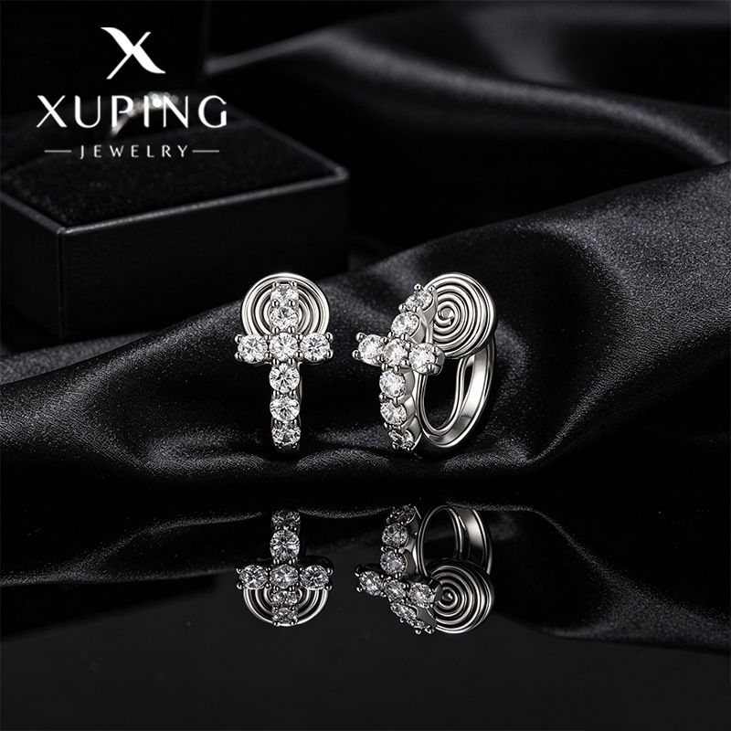 Pendientes de clip Xuping de aleación de cobre con baño de plata, diseño elegante y exclusivo, aretes graciosos y dinámicos para mujeres sin perforaciones en las orejas.