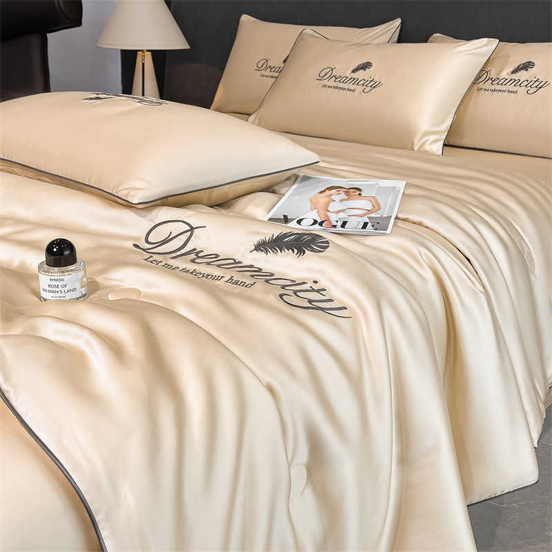 Ice Silk Quilt Set Embroidered Four Piece Bedding Collection_voghion.com