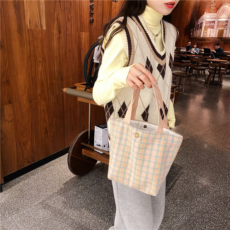 08181 Japanese-style woolen checkered bento bag, ins Korean-style handbag, fresh women's walking lunch box, small handbag wholesale undefined