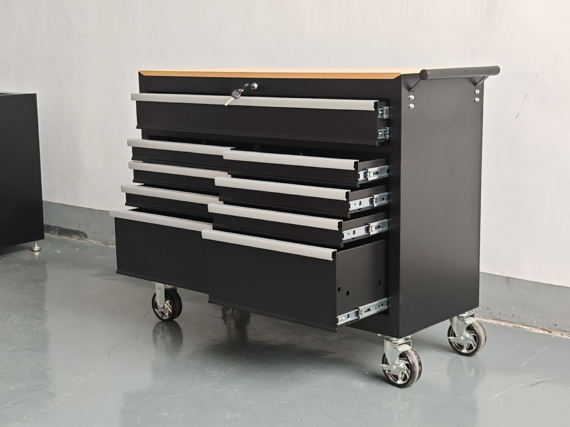 O1CN01UvCd7S28czIKss4s8_!!2218143327954-0-cib.jpg?__r__=1725500001188