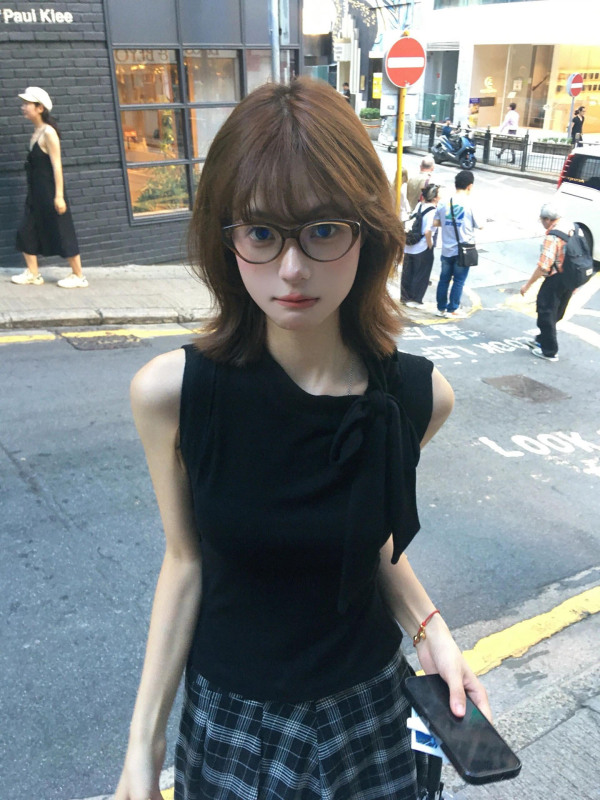 フランスの純粋な欲望レトロ黒ノースリーブベスト女性の夏の新しいデザイン気質スリム Tシャツ女性のトップストレンディ|undefined