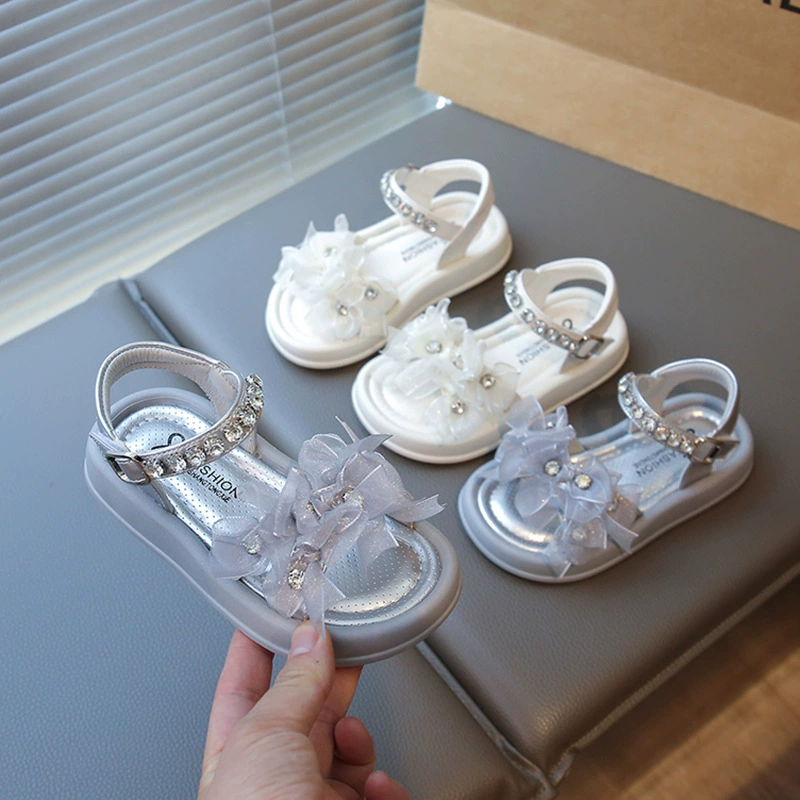 Детская обувь 2025 Летняя корейская версия маленький ароматный ветер жемчужный лук для девочек римские сапоги принцесса сандалии