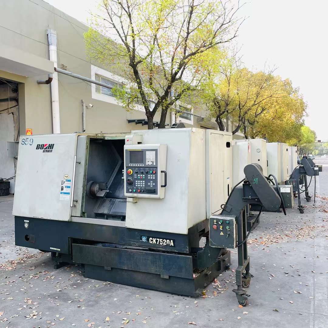 处理二手宝鸡CK7520A数控斜身车回转直径500车削长度:530