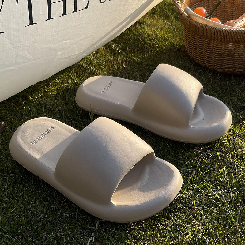 Zapatillas mujer transpirable fondo grueso y suave eva hogar interior antideslizante y desodorante ropa exterior de baño verano sandalias y zapatillas de hombre al por mayor