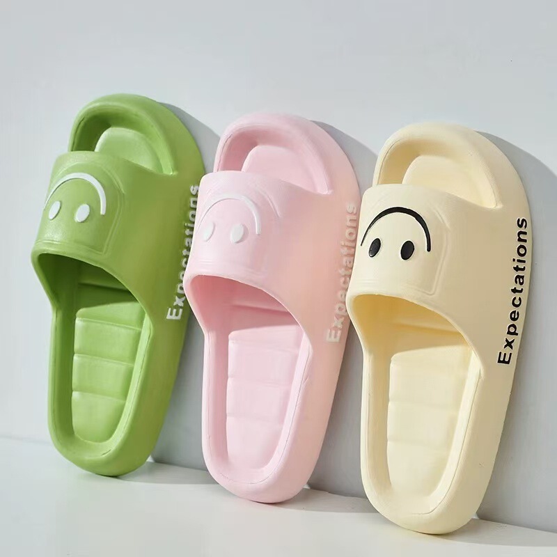 New Wear-Resistant Smiling Face Sandals for Men in Summer, Couples' Home Bathroom, Non-Slip Indoor and Outdoor Wear, Thick Soles That Feel Cool When Stepping on Shit New Wear-Resistant Smiling Face Sandals for Men in Summer, Couples' Home Bathroom, Non-Slip Indoor and Outdoor Wear, Thick Soles That Feel Cool When Stepping on Shit