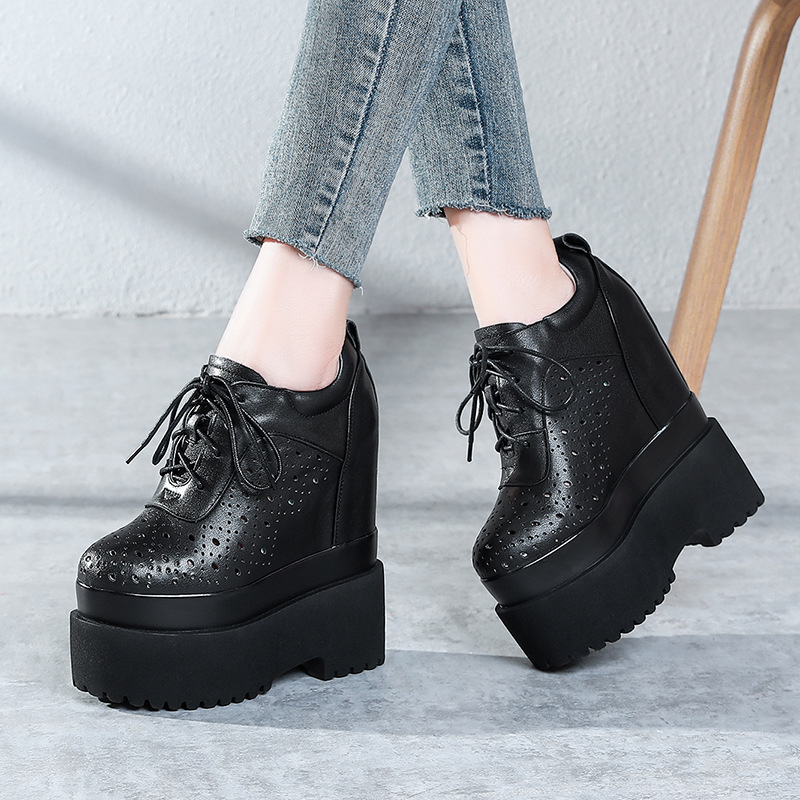 Giày sneaker nữ đế dày tăng chiều cao 16 cm, dây buộc, thiết kế hở mũi — màu đen