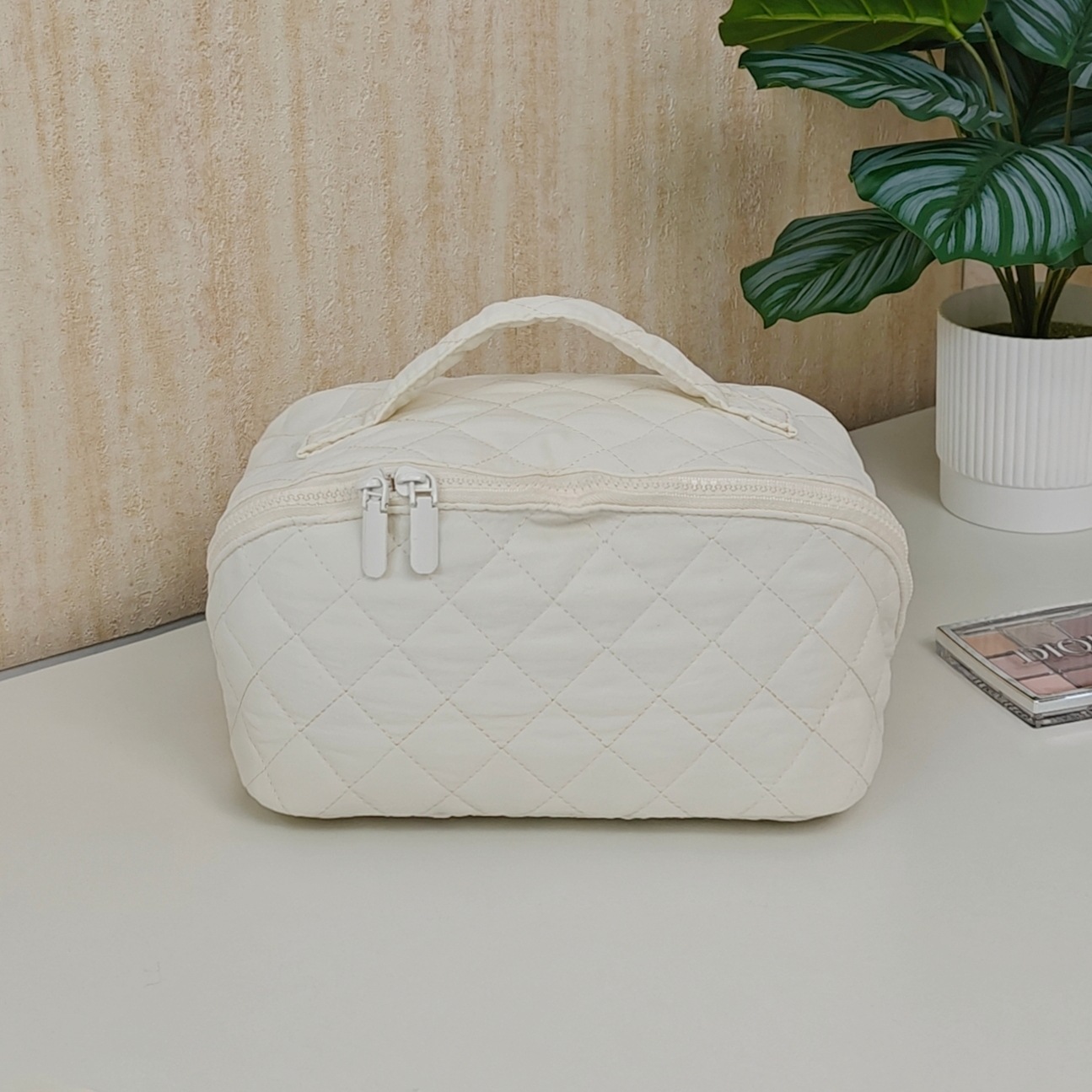 Bolsos de maquillaje portátiles acolchados de gran capacidad, bolsos de baño portátiles para salir, bolsos de almacenamiento de cosméticos, bolsos de viaje personalizables image 8