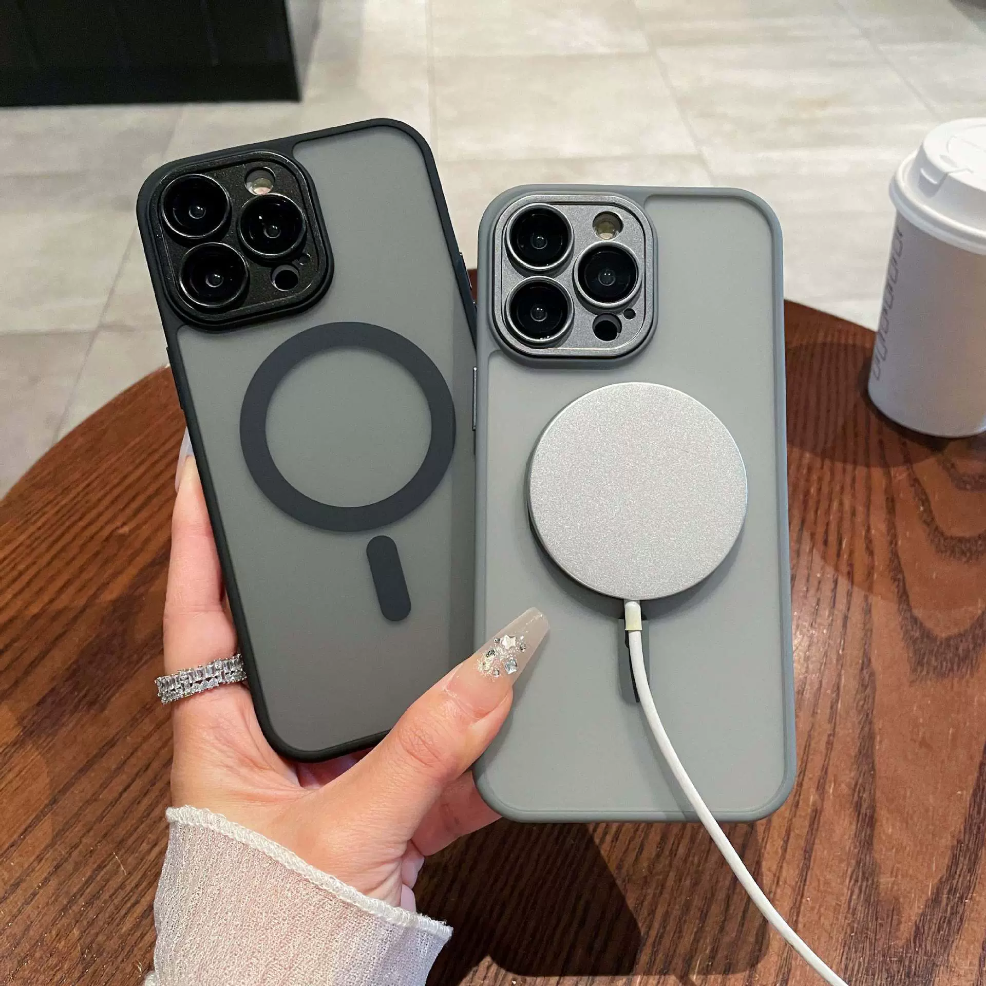 适用iPhone16苹果15PROMAX磁吸手机壳磨砂肤感镜头全包保护套