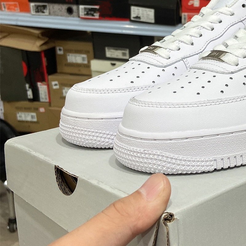 Zapatos hombre AF1 clásico blanco bajo top alto trigo macaron​
