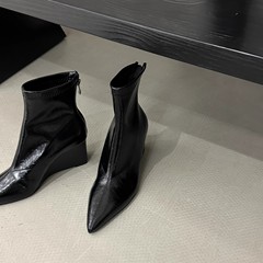 高级质感美拉德棕色尖头坡跟短靴女气质显瘦高跟马丁靴后拉链靴子
