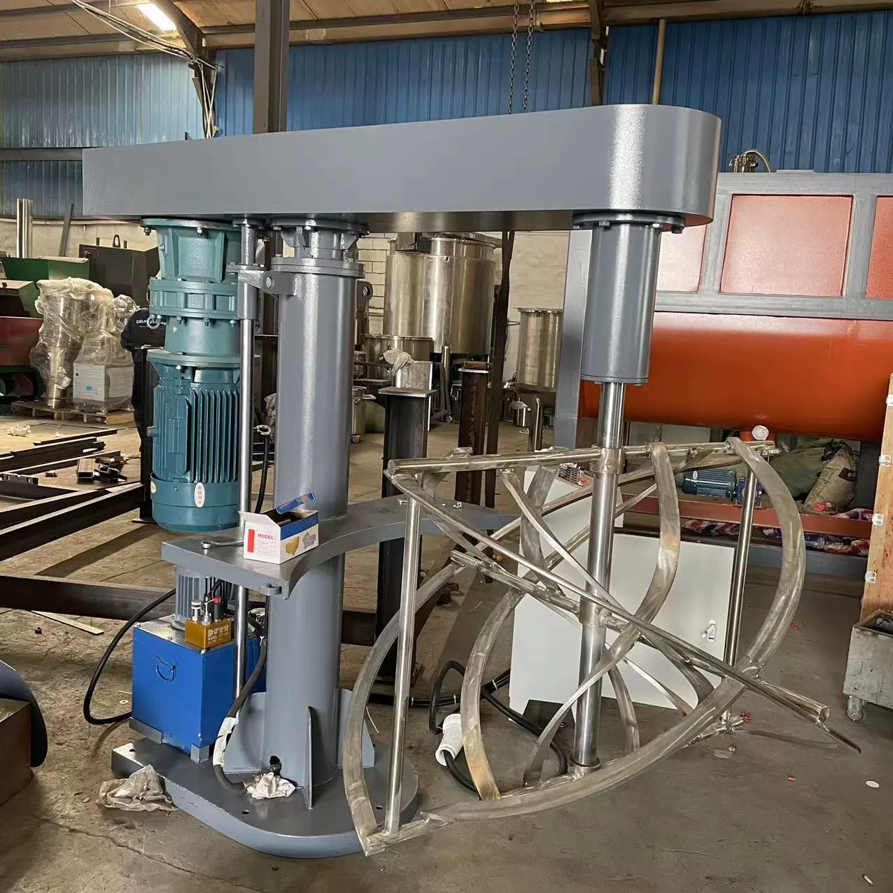 Фабрика поставляет чернила клея 7,5 кВт низкоскоростная диспергирующая машина гидравлический подъемный высокоскоростной смеситель латексная краска на водной основе