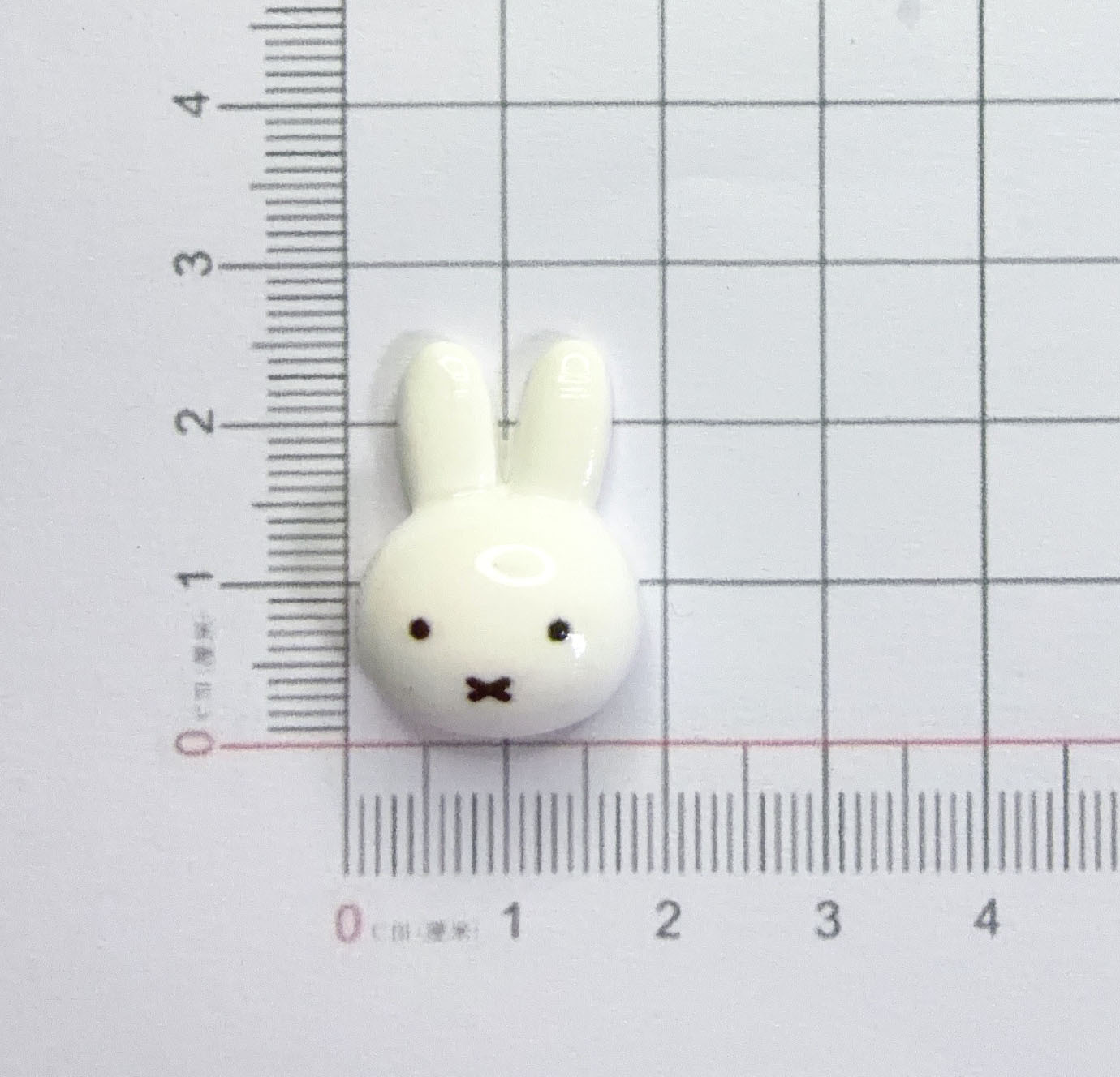Cara brillante venta caliente conejo Miffy conejo accesorios de resina DIY crema agujero de goma agujero zapatos caso de teléfono móvil accesorios de cabello con llaveros image 7