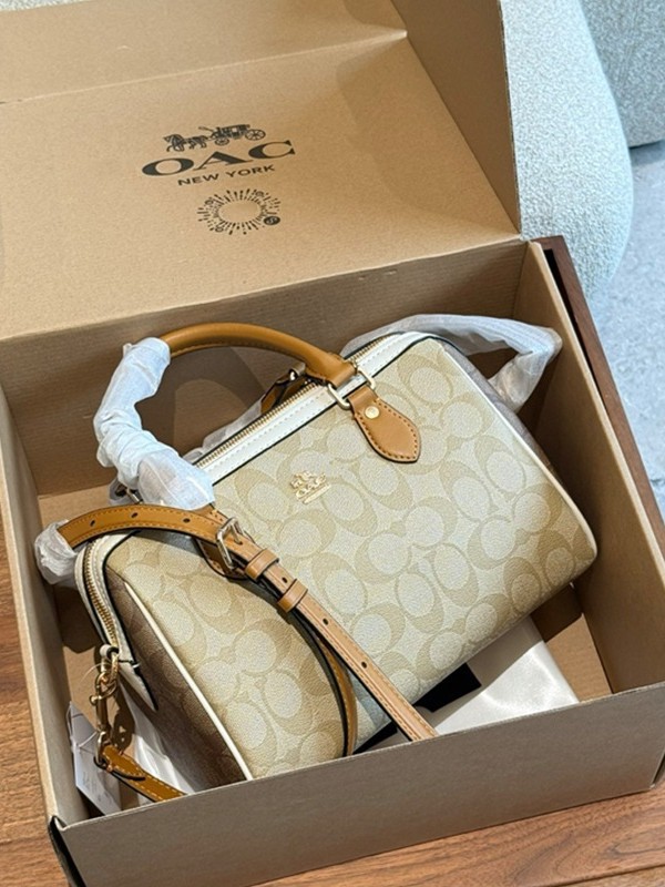 Coach Rowan25 Boston Çanta - Orta Ölçü, Monogram, Çiyin və Krossbody