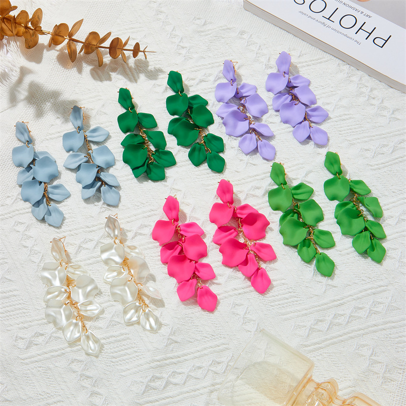 1 Pair Fashion Petal Arylic Stoving Varnish Women's Drop Earrings display picture 2