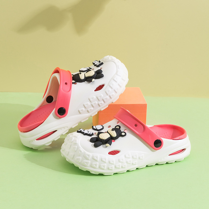 2025 nuevos neumáticos agujeros zapatos antideslizantes antiolentes suela gruesa de verano ropa de moda para trabajar lindas zapatillas de cabeza de paquete