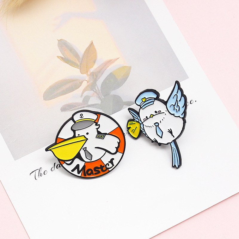 Fashionable cute creative brooch for friend