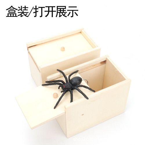 Spider scares wooden box April Fool's Day spoof creative trick toy bug spider trick manufacturer wholesale