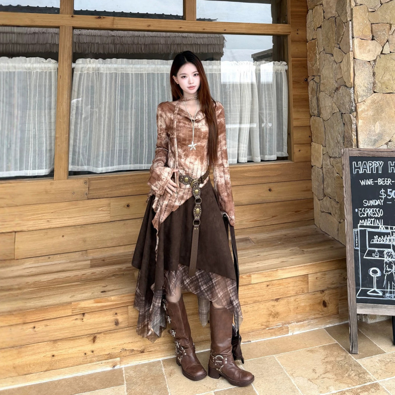 Real shot: Western wasteland style tie-dye irregular top, vintage Melard layered patchwork skirt set for women Real shot: Western wasteland style tie-dye irregular top, vintage Melard layered patchwork skirt set for women