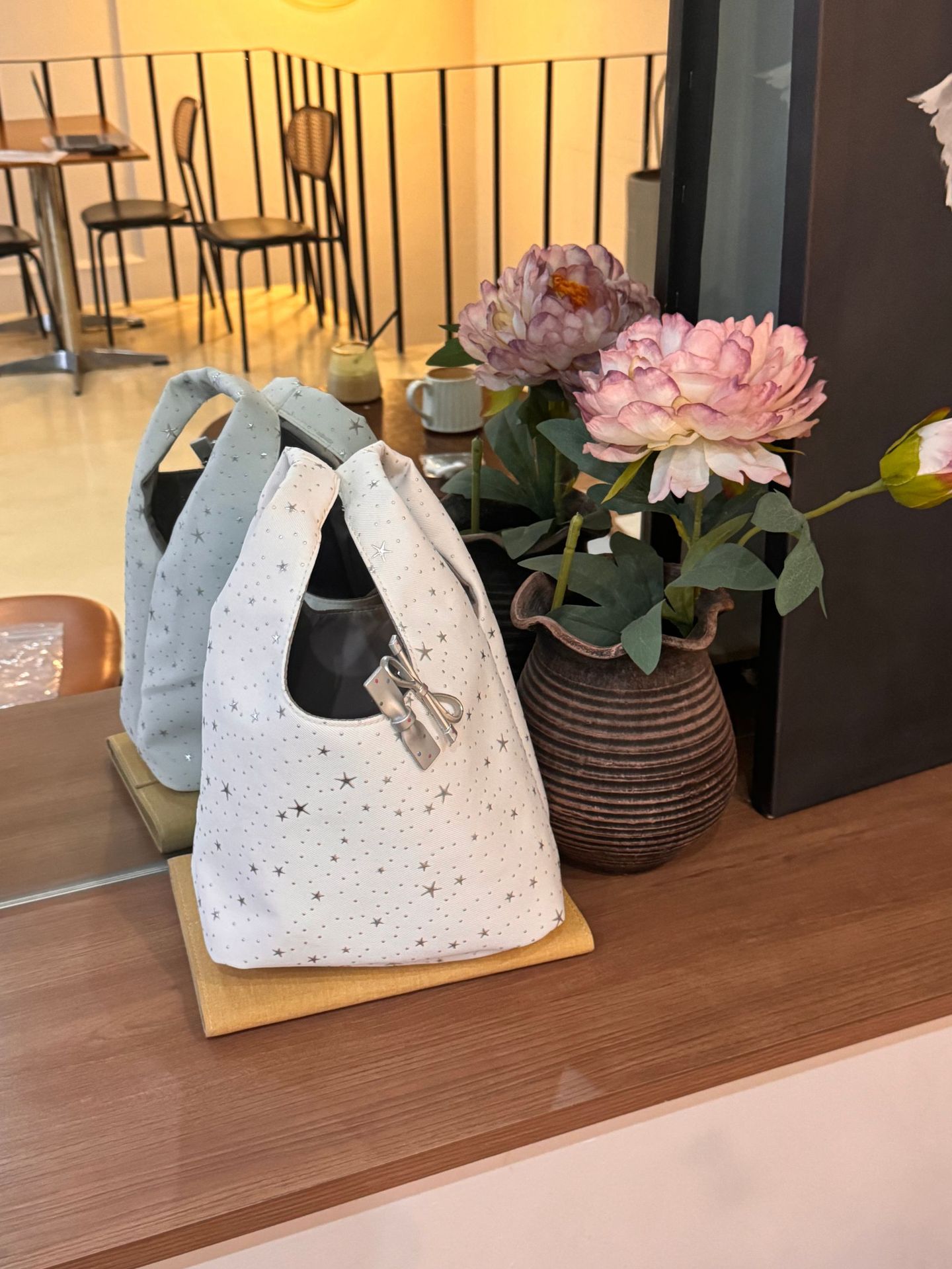 Coreano de alta calidad sensación de estrellas bolso de mano simple de viaje versátil bolsa de almacenamiento para el trabajo misceláneos bolso de cubo de mano para chicas image 7