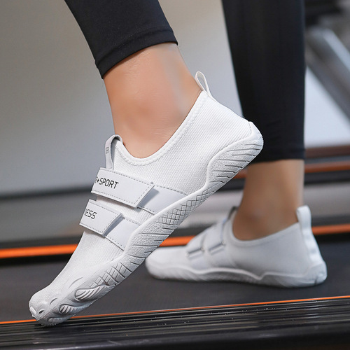 Indoor fitness shoes, men's comprehensive sports training shoes, skipping shoes, women's fly-knit breathable lightweight yoga shoes, non-slip hiking shoes