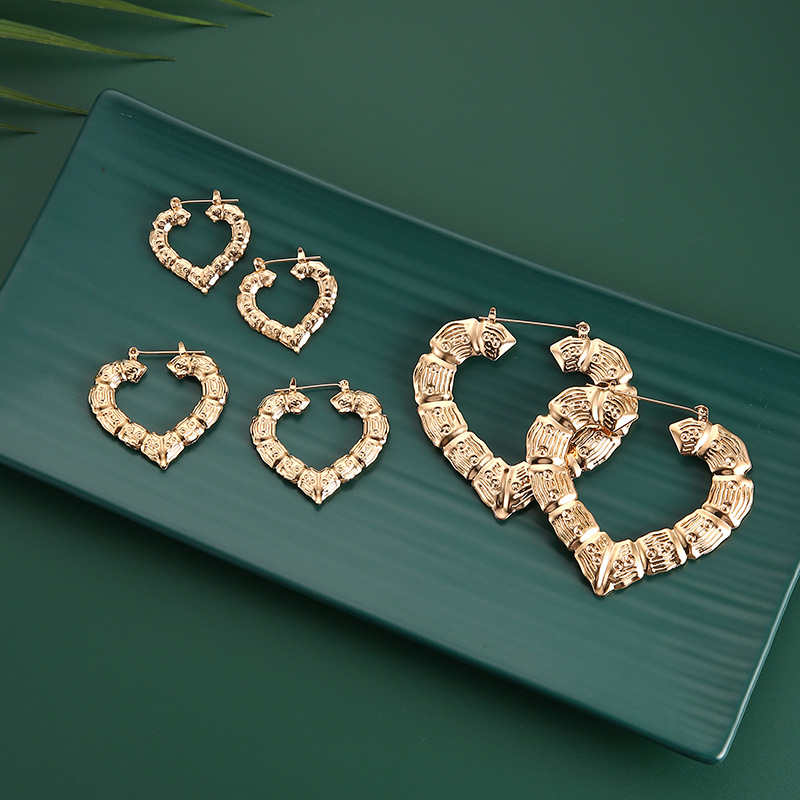 29g Weight No Inlaid Inlay Material Earrings Classification Housewarming, Anniversary, Business, Wedding, Travel, Birthday, Festival Occasion Iron Material Heart Pattern Unisex Gender Fashion Style Fashion Heart Iron No Inlaid Earrings 11