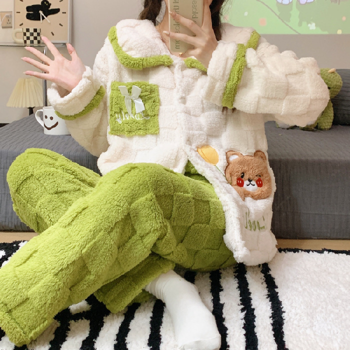 Oso de dibujos animados pijamas mujeres otoño y el invierno espesado coral polar nueva franela más tamaño cardigan bordado inicio