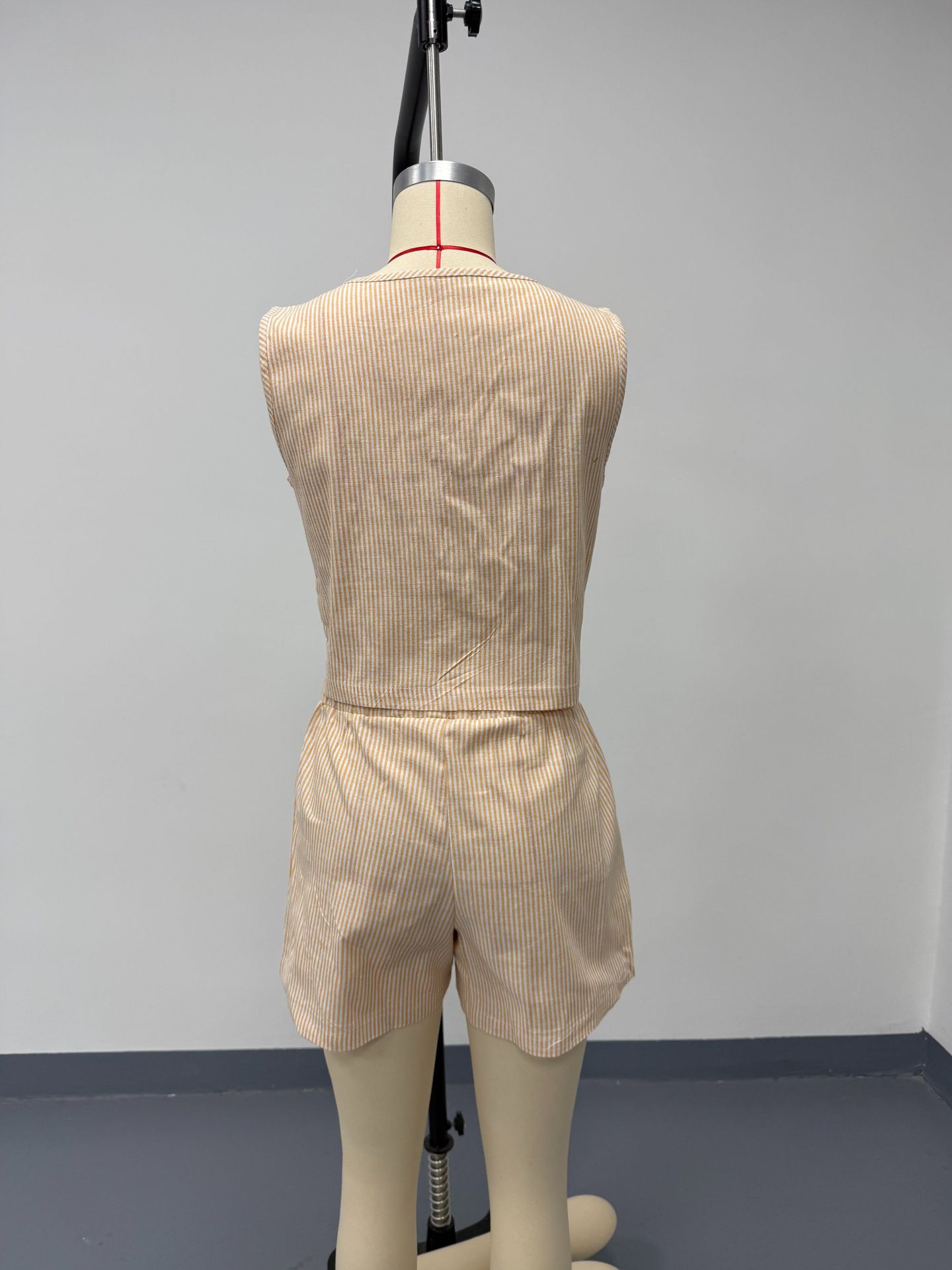 Women's Ribbed Knit Sleeveless Tank Top And High-Waisted Relaxed Shorts Set Casual Summer Vacation Outfit_ecoleips.com