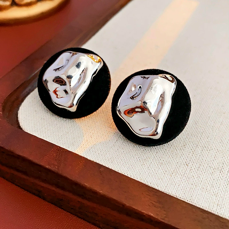 П Demi-season earrings?