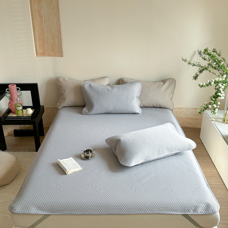 Silk mat