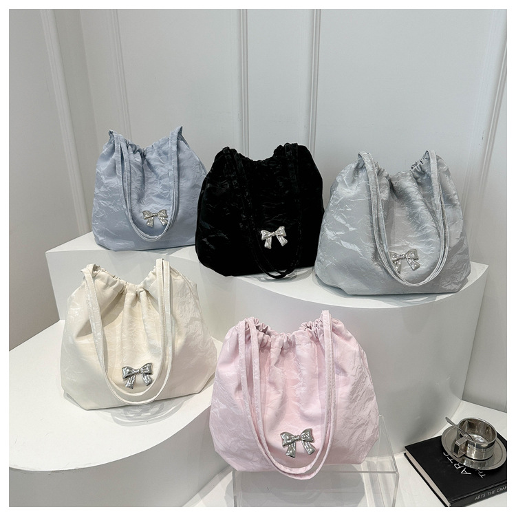 Large-capacity, elegant commuter tote bag, bow single-shoulder bag, distinctive pleated crossbody bag, 2024 new style bag trend undefined