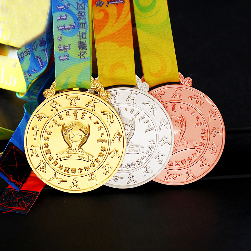 Fábrica en stock creativo en blanco maratón medalla conmemorativa sexo opuesto juegos de lámina de oro medalla de metal personalización