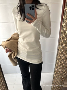 Белая удлинённая T-shirt с круглым выворотом осень-зима