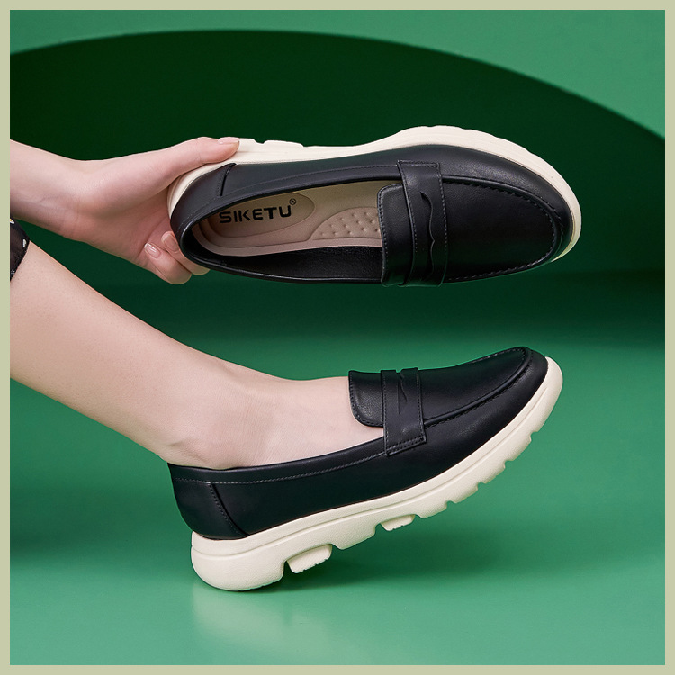 B888-12025 Spring Winter New Large Size Casual Fashion Non-Slip Soft Sole Mom Shoes For Women_voghion.com