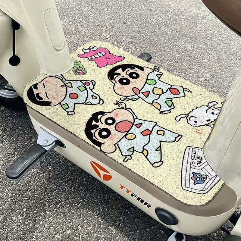 Electric Vehicle Floor Mats Cartoon Crayon Shin-Chan Rainproof Foot Mats Multi-Model Universal Wire Ring Dust Removal Self-Cutting Mats