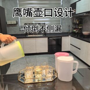 ��ˮ���ݲ�Ͱ�����͸ߜ��̲���ˮ�؎��̶����Î��w����ˮƿ����