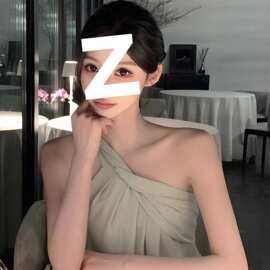 设计感扭结挂脖无袖打底衫女2026夏知性风收腰显瘦露锁骨气质上衣