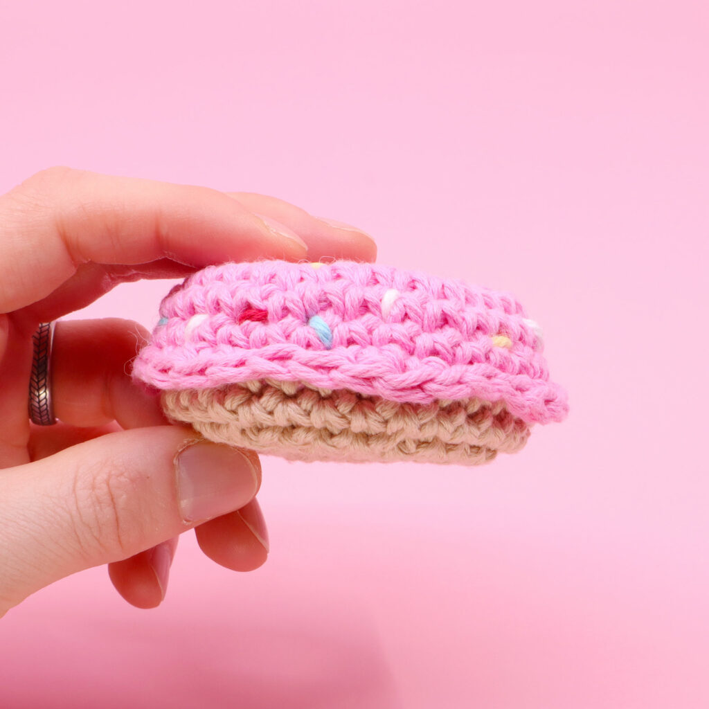 05_Donuts_pink_square-1024x102