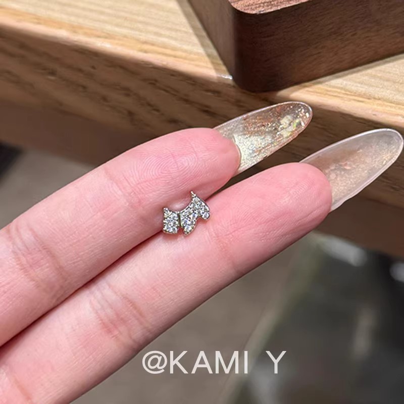 闪闪法兰西小狗耳骨钉高级法式简约可爱设计感小众耳饰耳环女|undefined