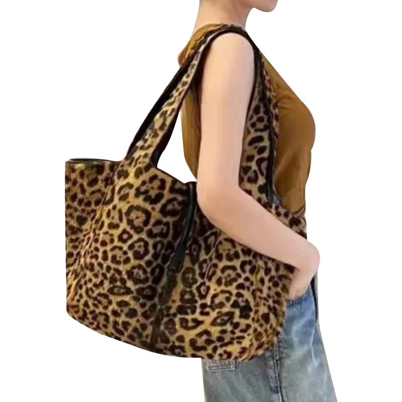 Borsa a mano casual e versatile con stampa leopardata dell'influencer di Instagram, borsa a tracolla da donna, nuovo modello 2024_voghion.com