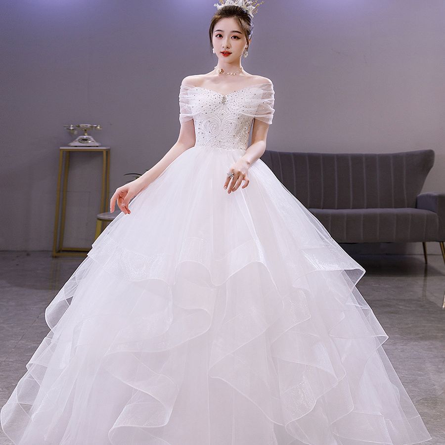 2026 New Style Bridal Gown with Off-Shoulder Design, High-End French Court Princess Style, Simple and Lightweight for Going Out, Wholesale