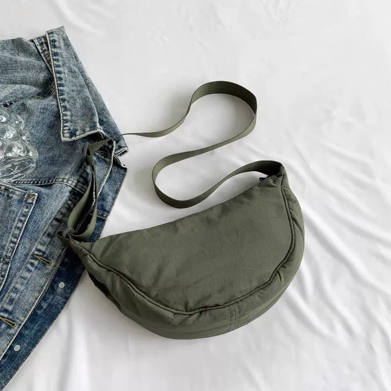 Сумка через плечо Uniqlo, водоотталкивающая утолщённая ткань, унисекс, лёгкая (0,11 кг)