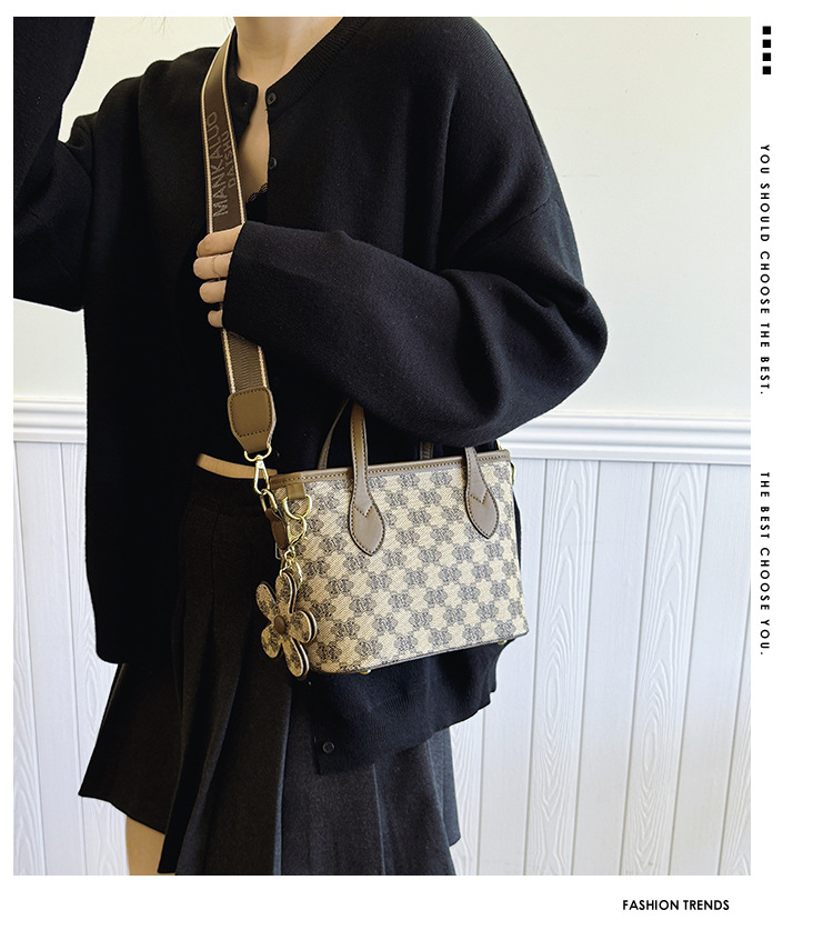 2025 New Women's Basket With Wide Strap, Popular Printed Fashion Large Capacity Shoulder Crossbody Bag_voghion.com