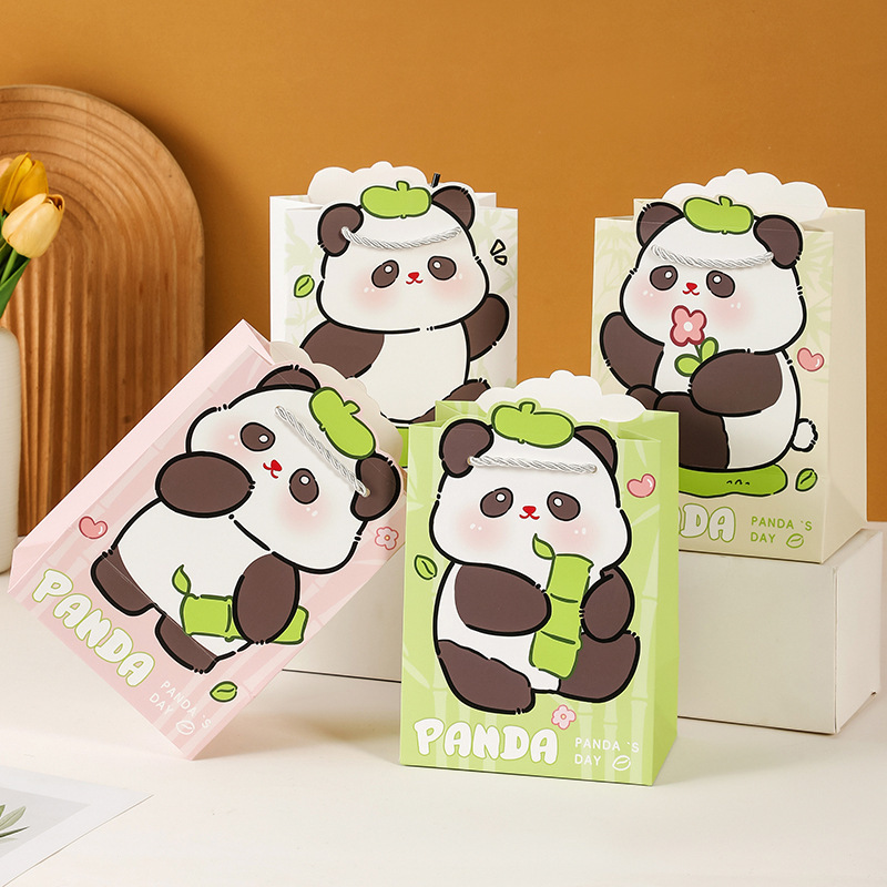 厂家直销可爱造型纸袋生日送礼节日伴手礼袋卡通熊猫创意礼品袋