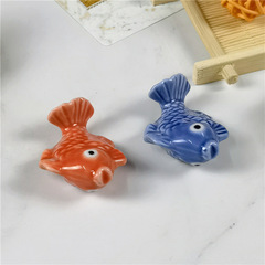 Creative little goldfish ceramic household chopstick holder, chopstick rest, cartoon ocean creatures koi chopstick pillow, hotel restaurant table setting