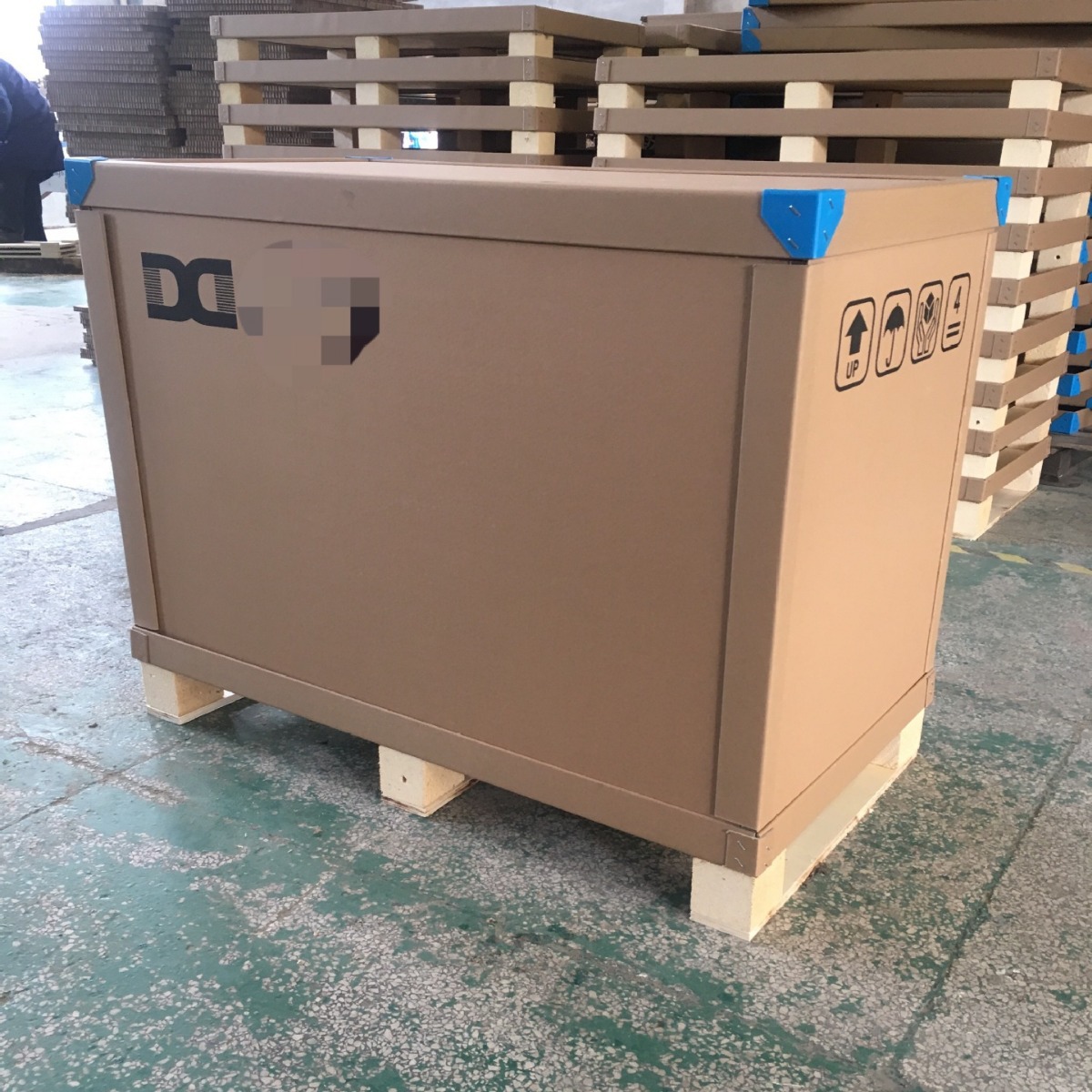 厂家直供各类蜂窝箱/纸箱/托盘等高强度包装箱