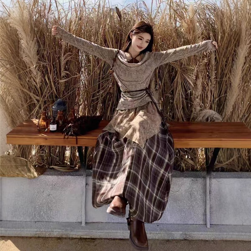 Women's New Winter Style Bohemian Ethnic One-Shoulder Top Plaid Skirt Long Skirt Suit for Women