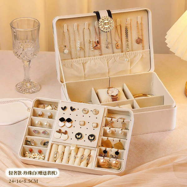 ♡♡♡♡♡Pearl White/Luxury Diamond Buckle Style Free Watch Pillow x2♡♡♡♡♡