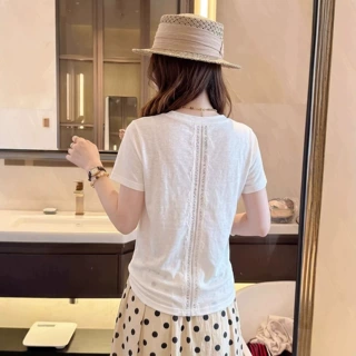 设计感V领后背蕾丝镂空短袖T恤女夏季新款时尚修身气质高级感上衣